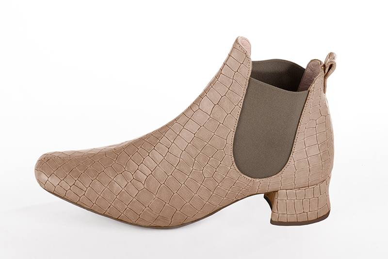 Powder pink and bronze beige women's ankle boots with buckles. Square toe. Low flare heels. Profile view - Florence KOOIJMAN
